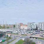Zongericht Appartement Met Zicht Op De Jachthaven